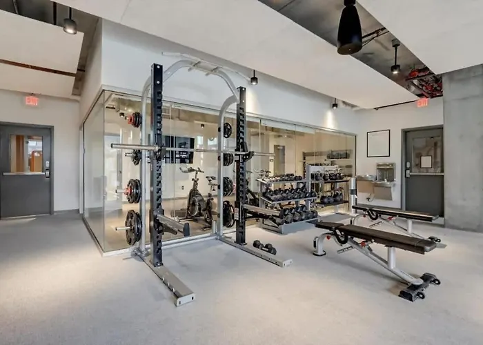 Boulevard Luxe Downtown Pool Gym & Garage Apartamento