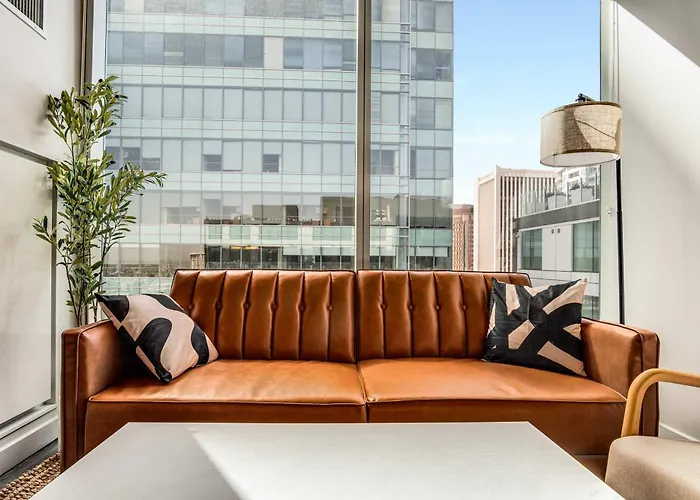 Boulevard Luxe Downtown Pool Gym & Garage